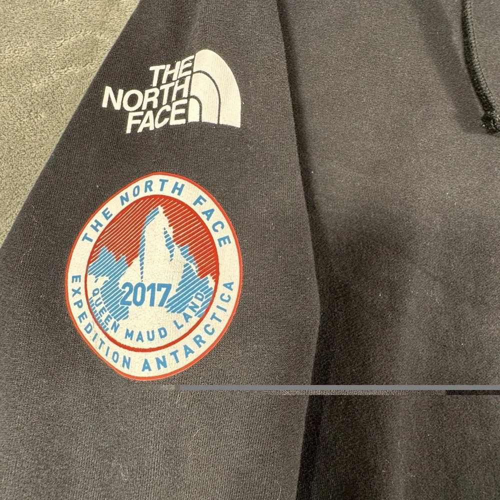 North Face Hoodie Mens Small Black Queen Maud Land Antarctica 2017 Expedition